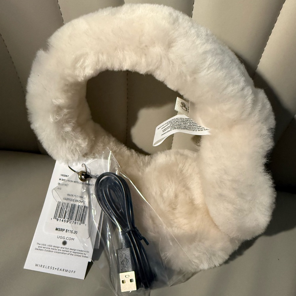 UGG Wireless Shearling Headphone Earmuffs